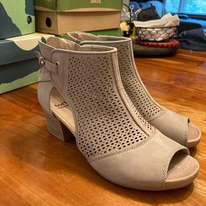 Earth - Ivy Sahara - 8.5